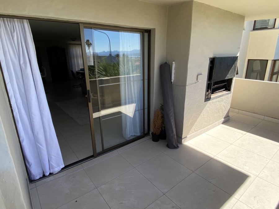 4 Bedroom Property for Sale in Bowtie Western Cape